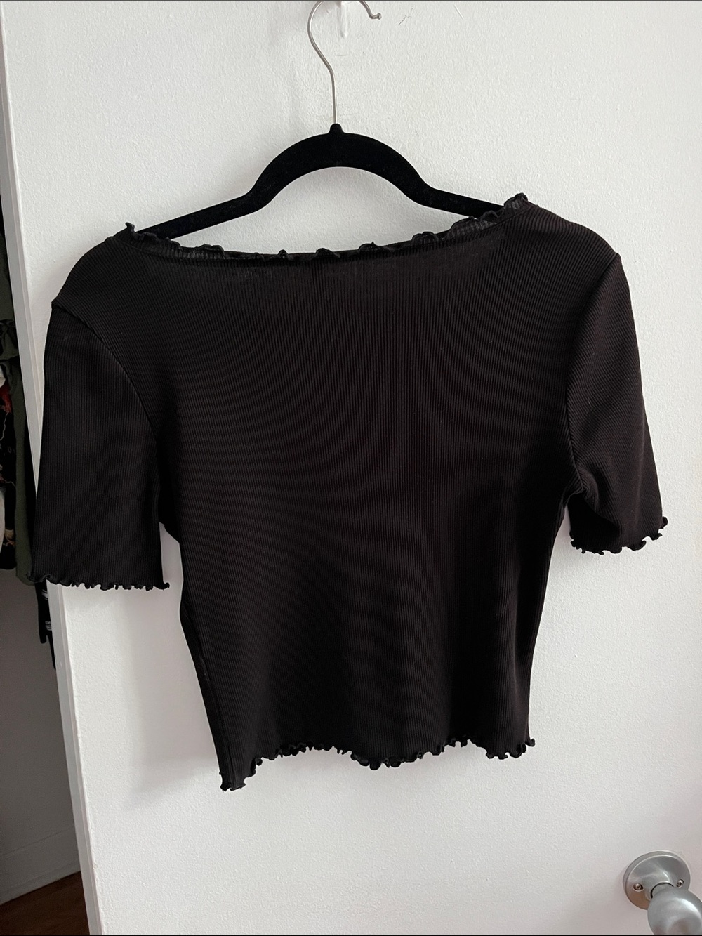 V-neck elevated t-shirt - Picture 5 of 5